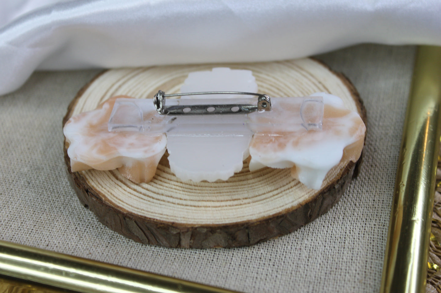 Tiki fleurs / broche