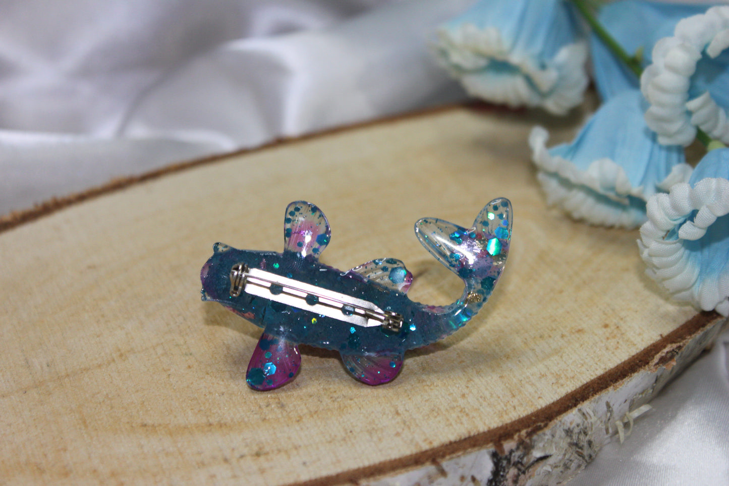 Carpe Koi Bleu Violet / broche