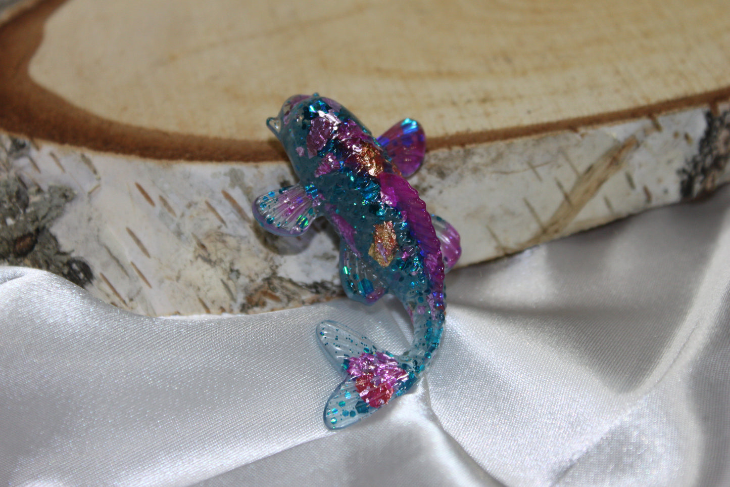 Carpe Koi Bleu Violet / broche